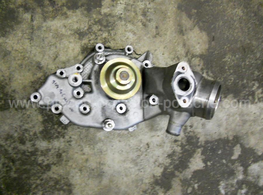 Pompe à eau Porsche 968